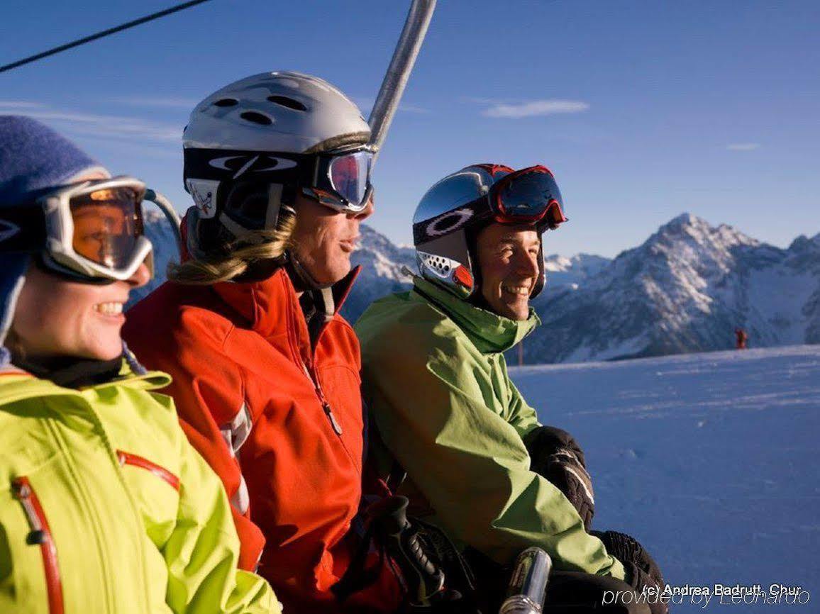Hotel Belvedere Scuol Rom bilde